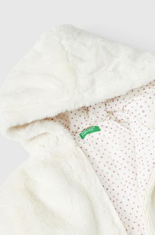 BENETTON Podložena jakna s kapuco iz umetnega krzna Bela - Creamy White 2