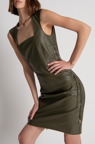 Slim fit obleka brez rokavov iz umetnega usnja