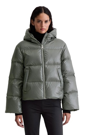 Kratka puhovka s kapuco