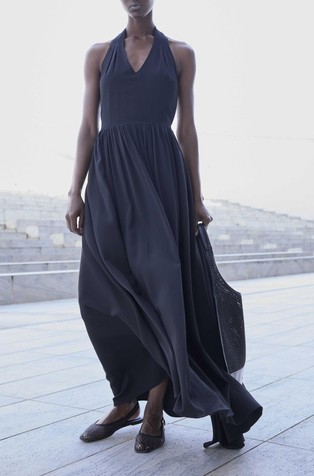 Dolga obleka z odkritim hrbtom