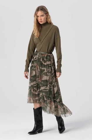 Zvončasto midi krilo iz tila s kamuflažnim vzorcem